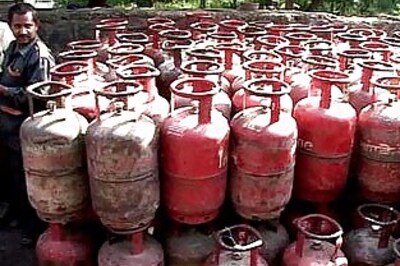 Subsidy cut, LPG dearer by Rs 40 in Delhi