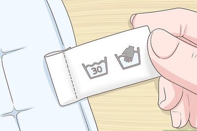 How to Machine Wash and Hand Wash a King Size Comforter