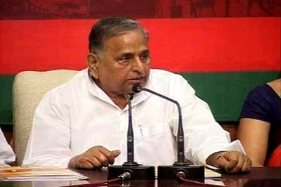 Samajwadi Party chief Mulayam Singh Yadav admitted to Gurgaon hospital due to high fever
