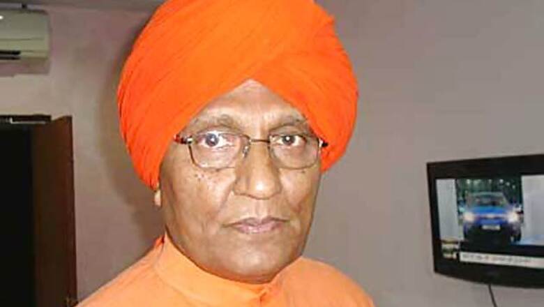 Delhi govt asks Agnivesh to return unspent grant