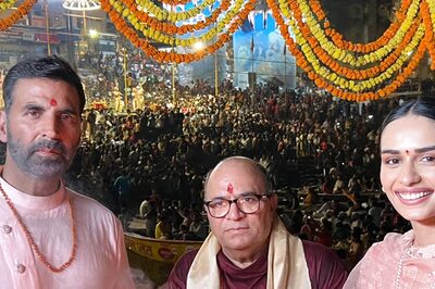Akshay Kumar Takes Holy Dip in River Ganga After Performing Puja With Manushi Chhillar; Watch