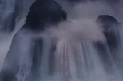 The latest trailer of SS Rajamouli's 'Bahubali' is gripping and magnificent