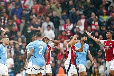 Premier League: Riccardo Calafiori Not Happy With Leandro Trossard's Red Card Against Manchester City