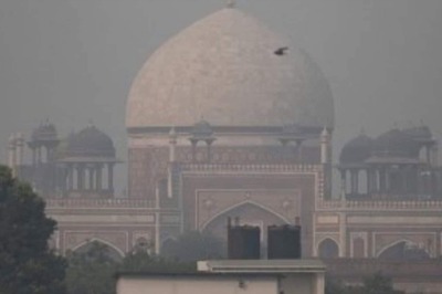 Delhi Wakes Up to Cold Morning, Poor Air; Maximum Temperature Likely to be Around 25 Deg Celsius