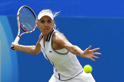 Vesnina upsets Ivanovic in Wimbledon warm-up