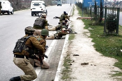 Pakistan again violates ceasefire in Kashmir