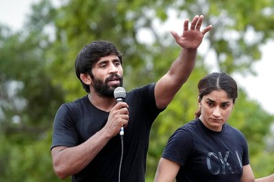Vinesh Phogat and Bajrang Punia Say 'Did Not Run Away from Trials; Good to See Youngsters Fighting for Their Rights'