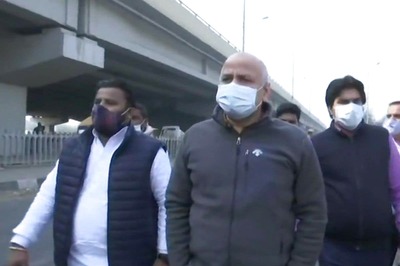 Sisodia Visits Ghazipur Border to Check Arrangements Made by Delhi Govt for Farmers