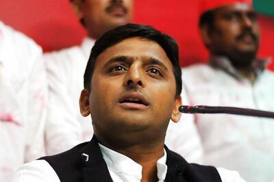 UP CM Akhilesh Urges Centre to Allow High Denomination Currency for Wedding Expense