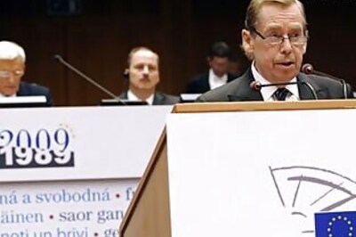 Czechs mark 20th anniversary of Velvet Revolution