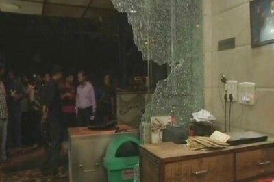 Food Delivery Boys Vandalise Restaurant in Delhi’s Kalkaji After Fight over Parking Space