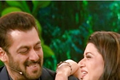 Bigg Boss 15: Salman Khan Makes Fun of Maine Pyaar Kiya Co-star Bhagyashree for 'Collapsing' on Set