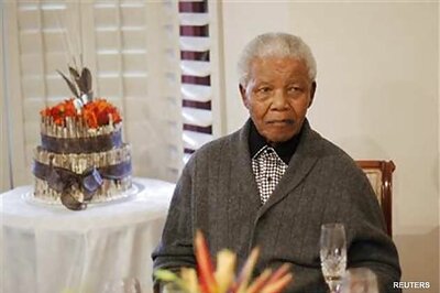 Mandela battles for life as well-wishers pray for recovery