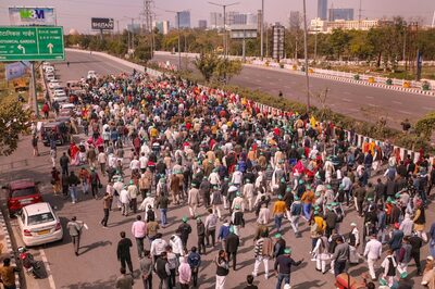 Union Ministers Hold Talks with Farm Leaders; Farmers Adamant on Legal Guarantee to MSP