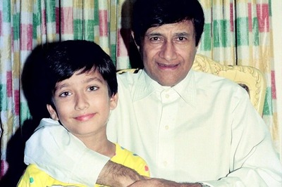 When Baby Nakuul Mehta Posed With 'OG King Of Romance' Dev Anand