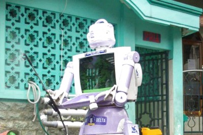 Indonesian Village Turns Unwanted Trash into Covid Helper