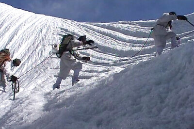 Army chopper crashes in Siachen, pilot killed