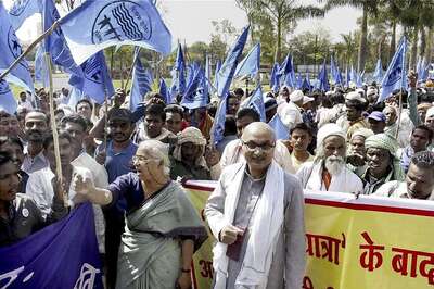 Medha Patkar Leads Sardar Sarovar Dam Displaced to Bhopal, Holds Protest