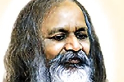 Mahesh Yogi's body reaches Allahabad