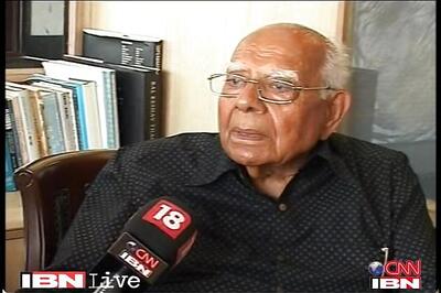 BJP cautions Jethmalani; Shatrughan says Gadkari should quit