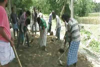 Lacking a Road Since Independence, Villagers in This Assam Village Decide to Build One Themselves