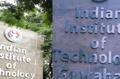 How This Punjab Mobile Repair Shop Owner's Daughter Made It To IIT Guwahati