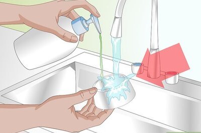 How to Clean a Birdcage