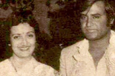 Rajinikanth and Wife Latha Celebrate 39th Wedding Anniversary, Daughter Soundarya Shares Throwback Pic