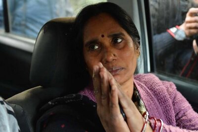 'Only Want Justice for My Daughter': Nirbhaya's Mother Refutes Rumours of Cong Offer for Delhi Polls