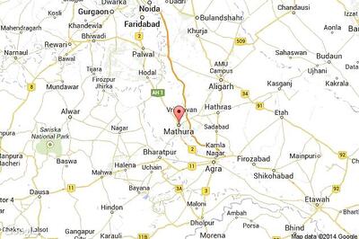 Police seize a truck bearing smuggled liquor