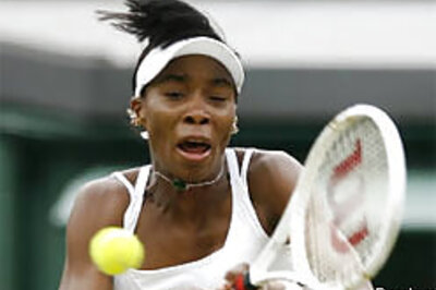 Williams, Federer cruise into the quarters