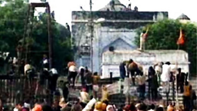 Babri Masjid demolition: SP, ex-Sena leaders surrender