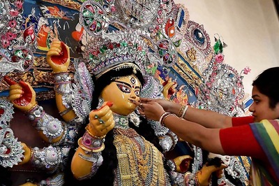 Durga Puja 2017: Prayers, Drum Beats, Celebrations Mark Maha Saptami in West Bengal