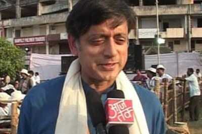 Tharoor to contest on Cong ticket from Trivandrum