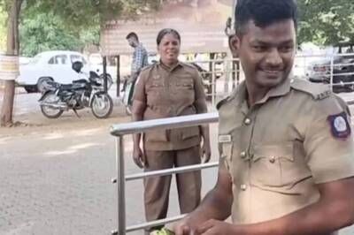 In Tamil Nadu, Police Constable Revives Parrot That Fainted Due To Heat Stroke