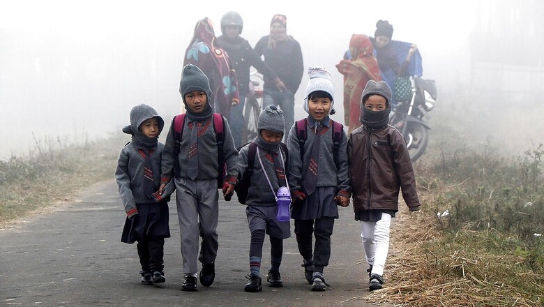 Biting Cold Grips North India; 'Cold Wave' Predicted in Delhi, Eight Killed in UP Accident Due to Fog