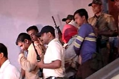 Free Telugu Deepak or else, Naxals warn Govt