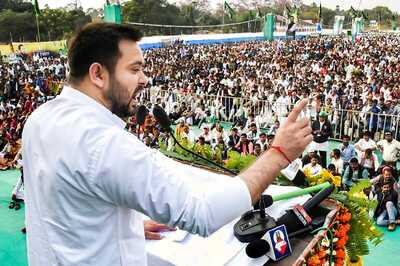Tejashwi Yadav Rages Against Nitish Kumar’s 'Privatisation Spree' in Naukri Samvad on Eve of Bihar Elections