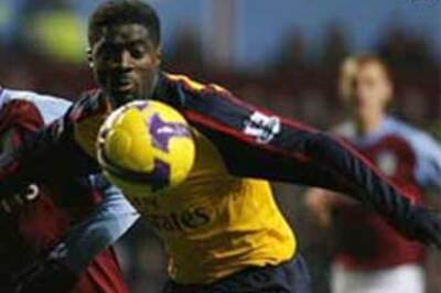 Kolo Toure signs 4-year deal at Manchester City