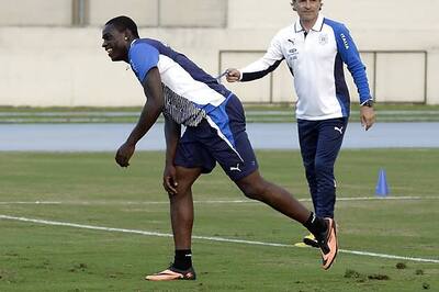 Balotelli exits training with leg injury