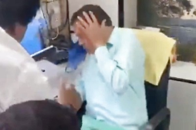 Maharashtra: BJP Leader Slapped by NCP Workers for Post Against Party Chief Sharad Pawar | WATCH