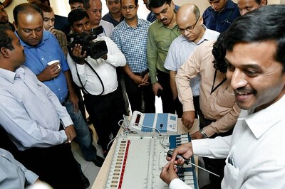 Congress Leaders Reach Strong Room in Bhopal Demanding Heightened Security for EVMs