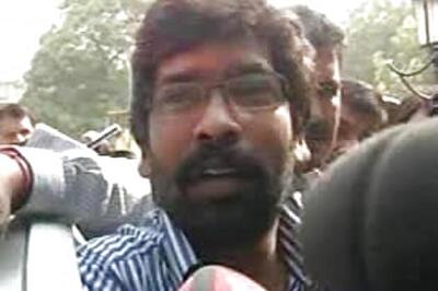 Jharkhand: JMM leader Hemant Soren stakes claim to form govt