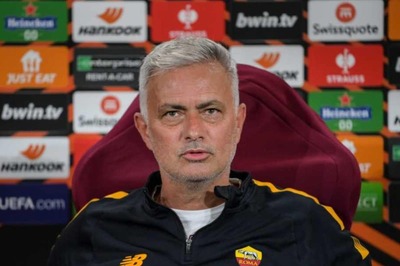 WATCH: An Emotional Jose Mourinho Leaves Rome After Being Sacked By AS Roma