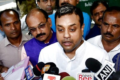 ‘Everything is Flying in Air’: BJP’s Sambit Patra Tweets in Distress as Cyclone Fani Makes Landfall in Puri