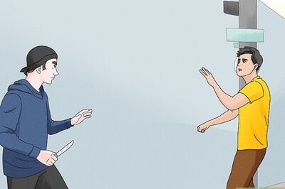 How to Disarm Someone With a Knife
