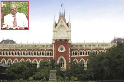 Justice Karnan 'Directs' CBI to Investigate SC Judges, 'Stays' Warrant