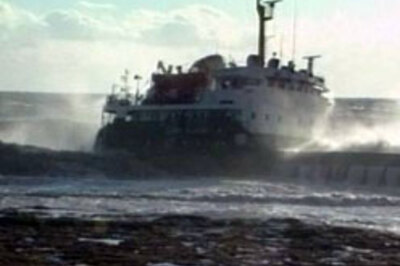 Oiltanker splits apart in strait to Black Sea