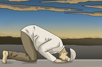 How Many Rakats Are in the Fajr (Dawn) Prayer in Islam?
