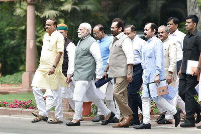 Just a Photo-Op, Says Congress as PM Narendra Modi Gears Up to Lead BJP MPs in India-Wide Fast Today